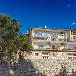 Apartament Hundefreundliches Studio-apartment Nur 250 Meter Zum Mit Meerblick Novi Vinodolski