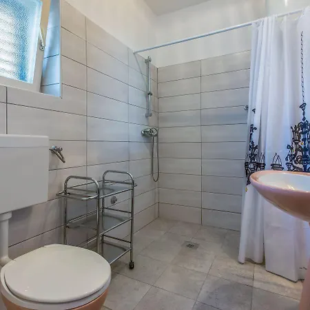 Hundefreundliches Studio-apartment Nur 250 Meter Zum Mit Meerblick 诺维·维诺多尔斯基