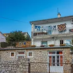 Hundefreundliches Studio-apartment Nur 250 Meter Zum Mit Meerblick Appartamento Novi Vinodolski