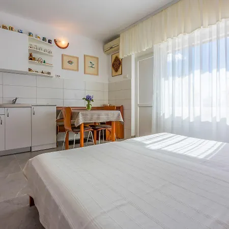 Hundefreundliches Studio-apartment Nur 250 Meter Zum Mit Meerblick Apartament *